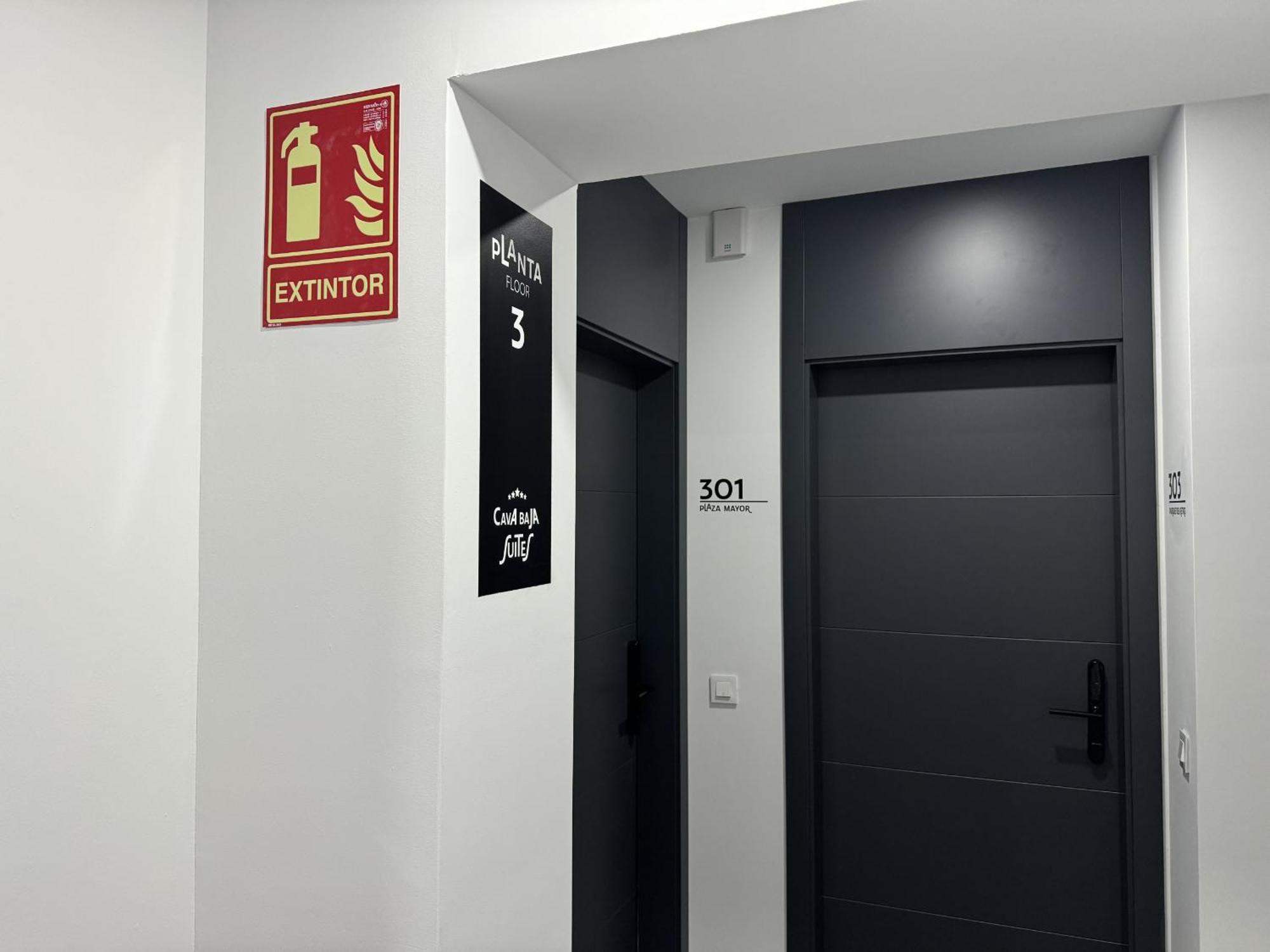 Cavabajasuites Madrid Bagian luar foto