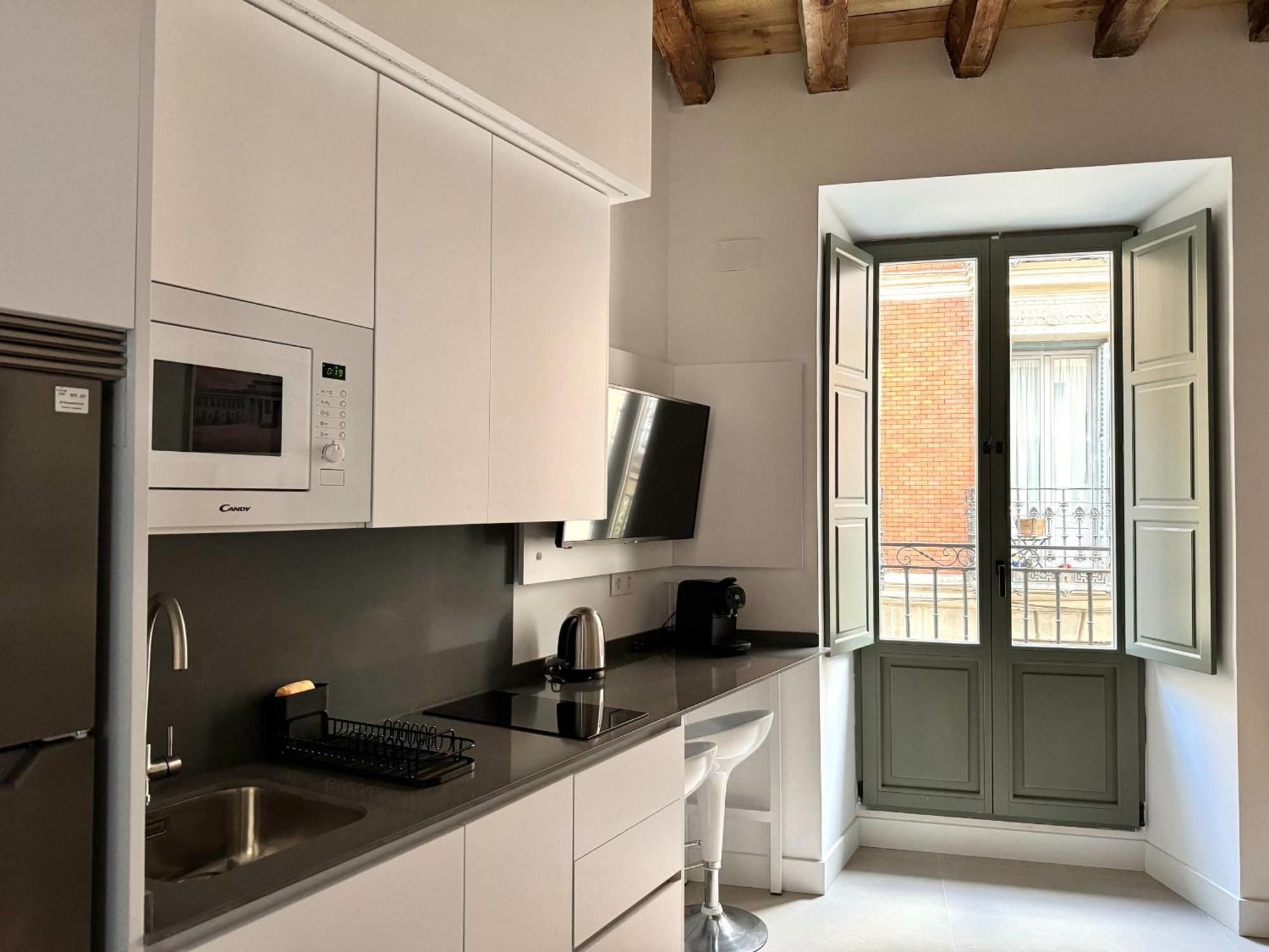 Cavabajasuites Madrid Bagian luar foto