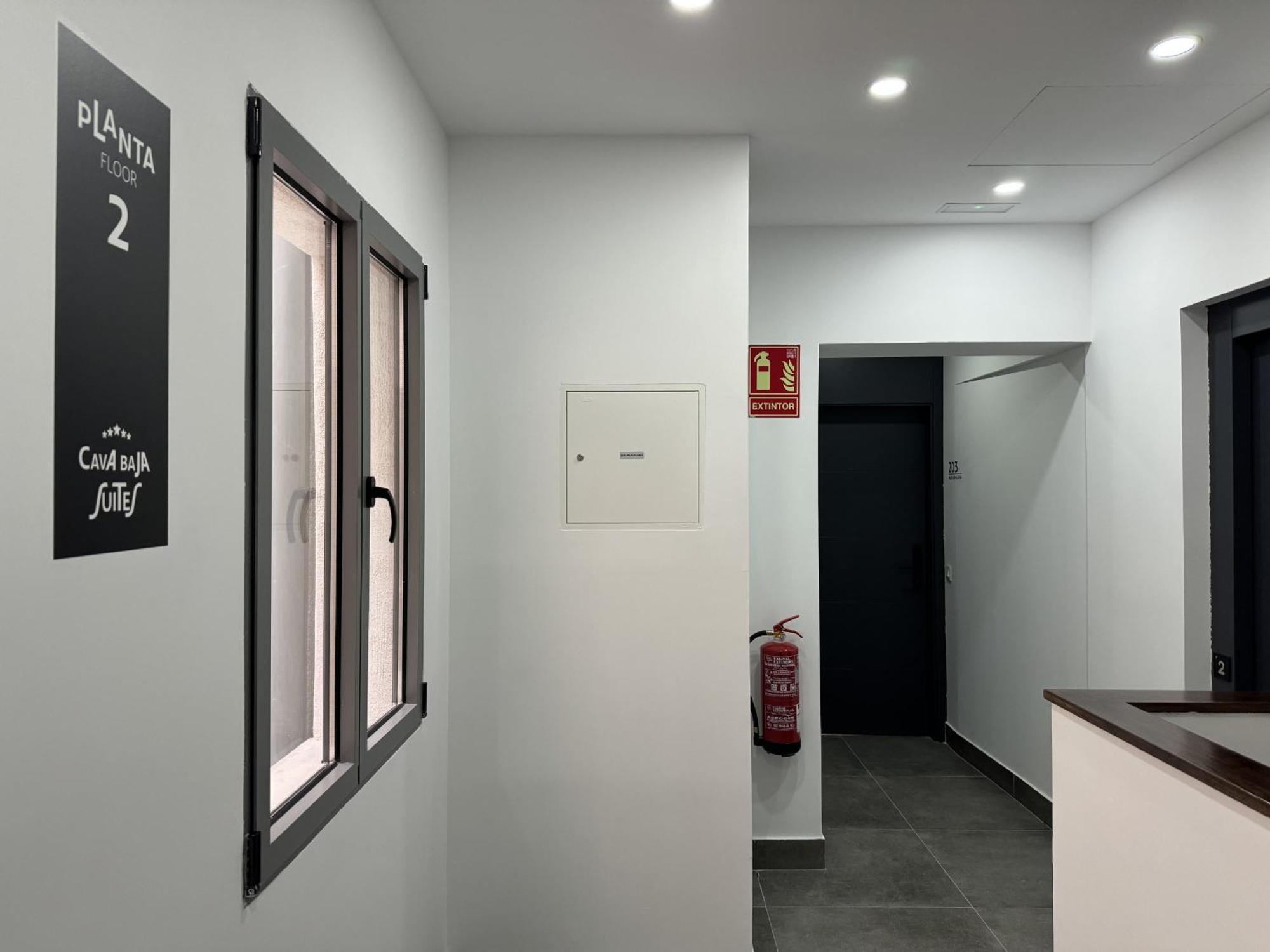 Cavabajasuites Madrid Bagian luar foto