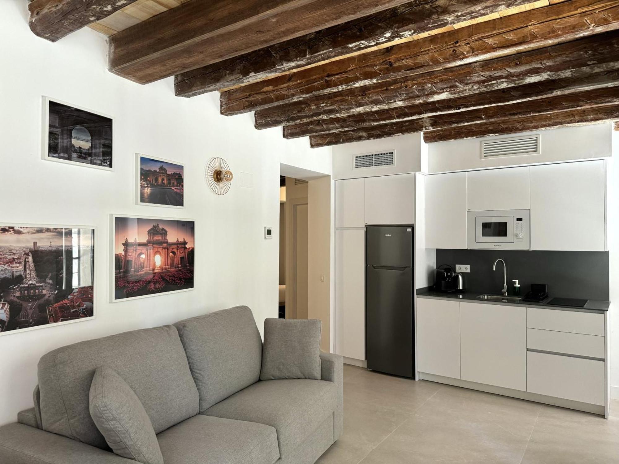 Cavabajasuites Madrid Bagian luar foto