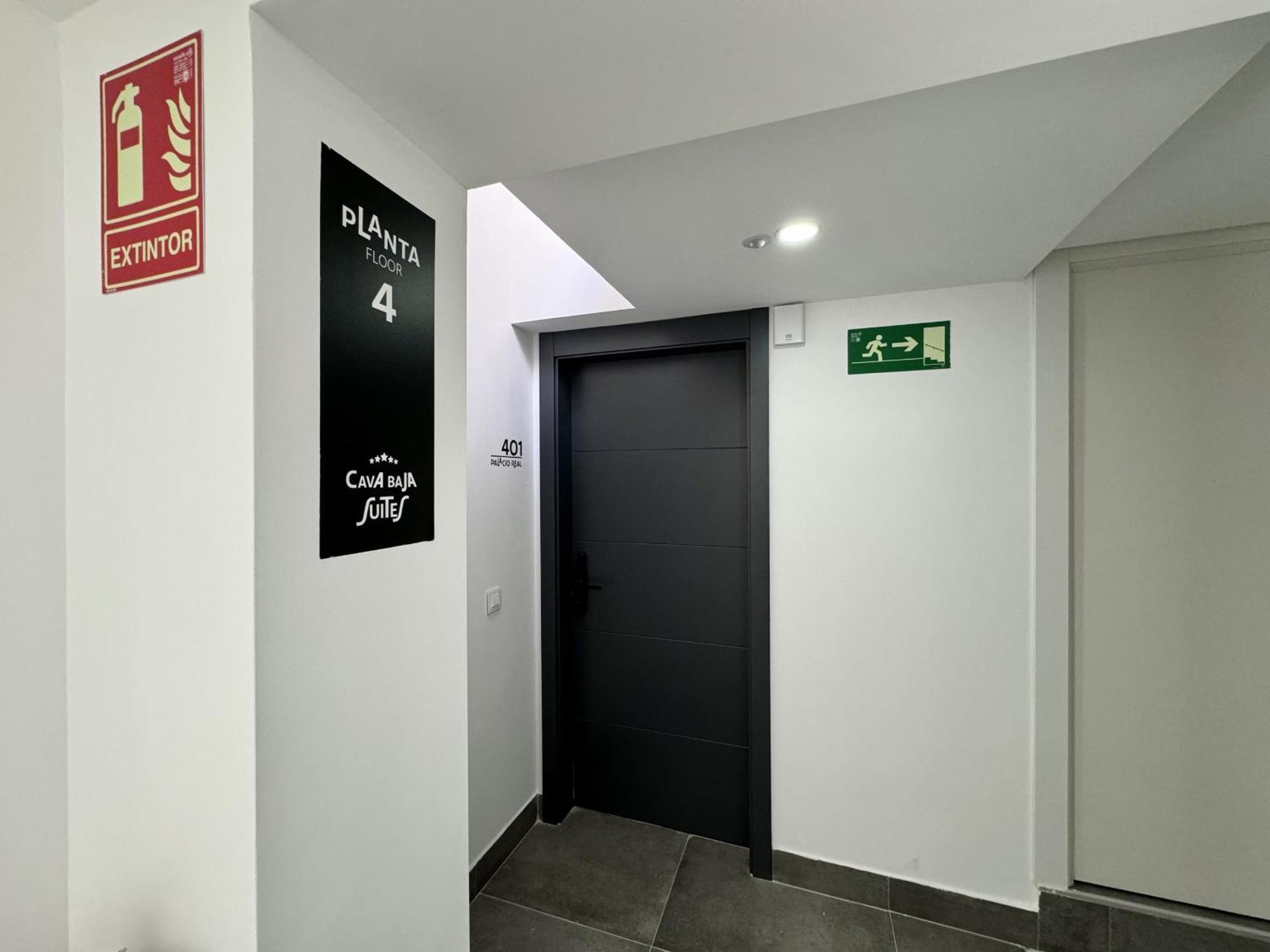 Cavabajasuites Madrid Bagian luar foto
